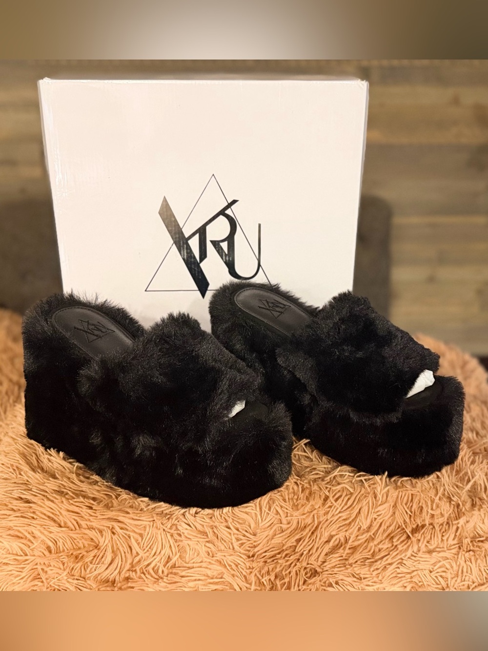 YRU Gravity Black Faux Fur Platforms Size 9 NEW Rare HTF w/ Box and bags.